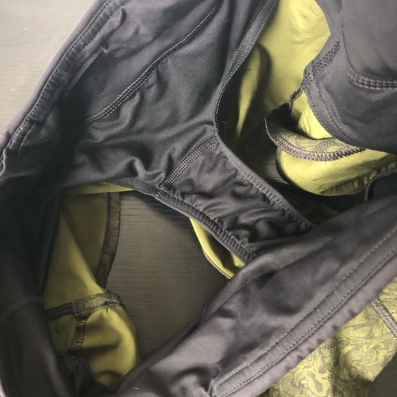 Lululemon Speed Shorts - Picture 6 of 6